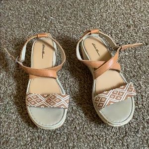 Sandal wedges with straps